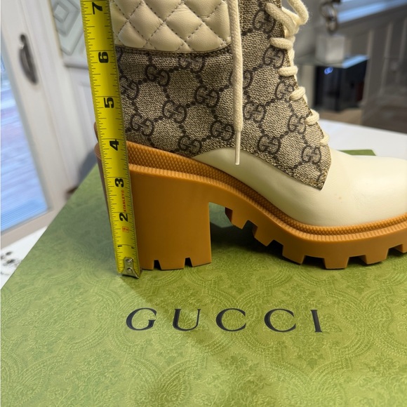 Gucci Women's Platform Lace-Up Boots in Cream and Brown - Picture 8 of 14